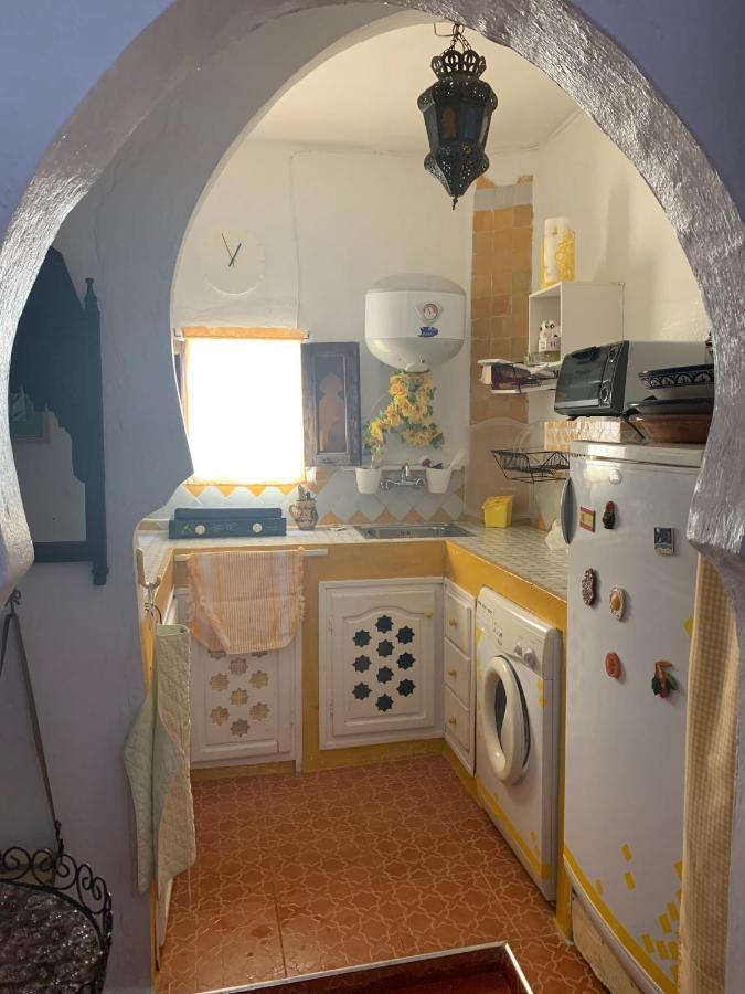 Hathor ,Casa Marroqui Con Dos Terrazas En La Medina Antigua , Ideal Parejas!! Wifi!! Asilah Esterno foto